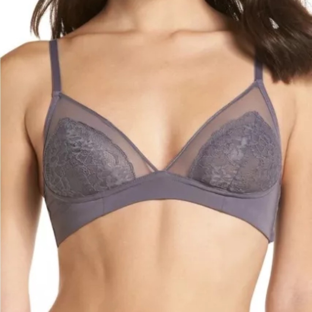 HONEYDEW Sydney Lace & Mesh
Bralette in the color shadow NWT size small